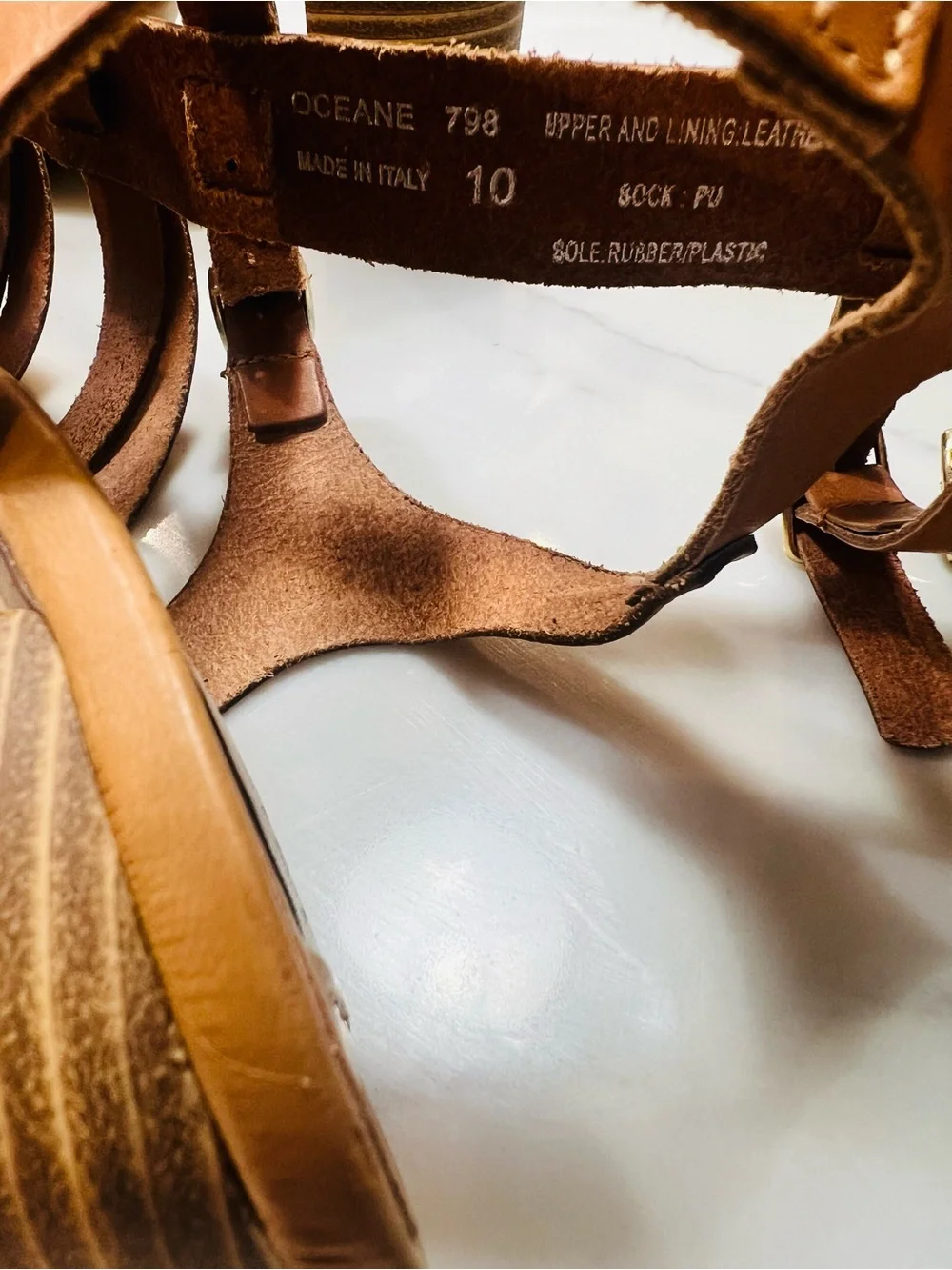 New Steve Madden Leather Tan Strappy Block Heel Sandals. Size 9